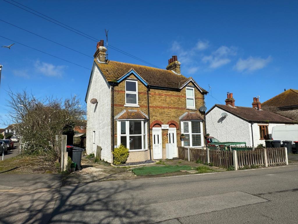 Lot: 39 - SEMI-DETACHED HOUSE FOR IMPROVEMENT - Front of property
